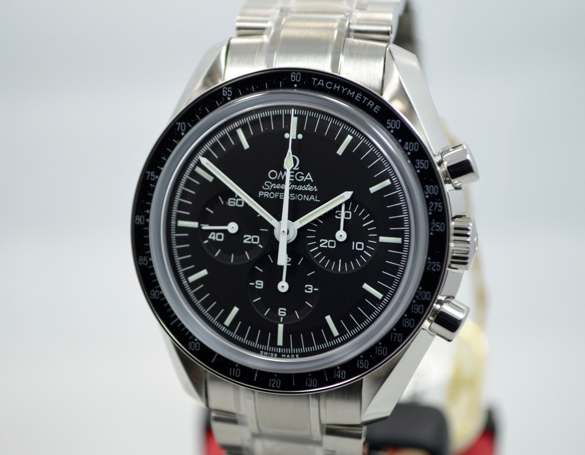 Get Omega Speedmaster Moonwatch Wrist Shot Pictures