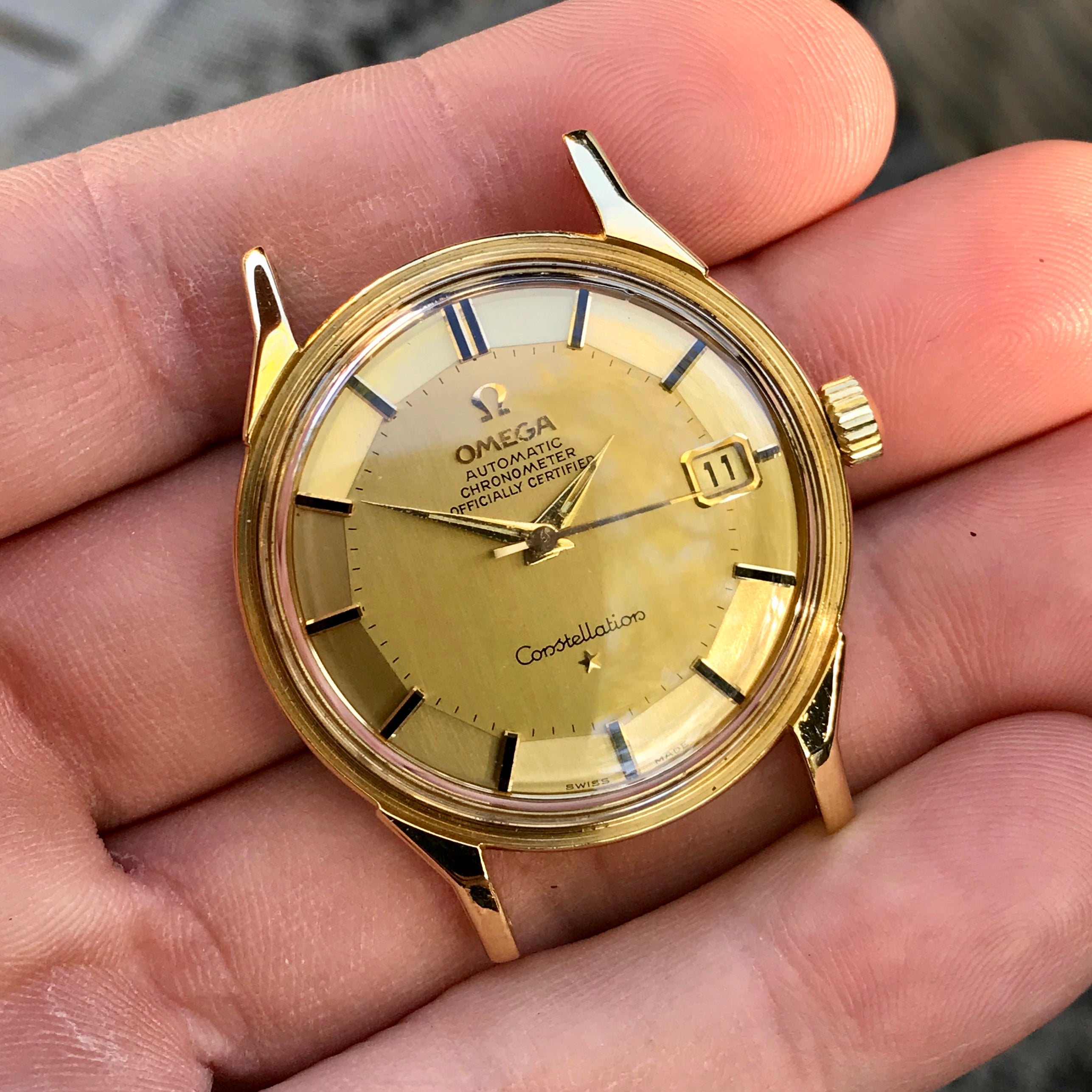 Vintage Omega Constellation Date 168.005 18K Yellow Gold Caliber 561