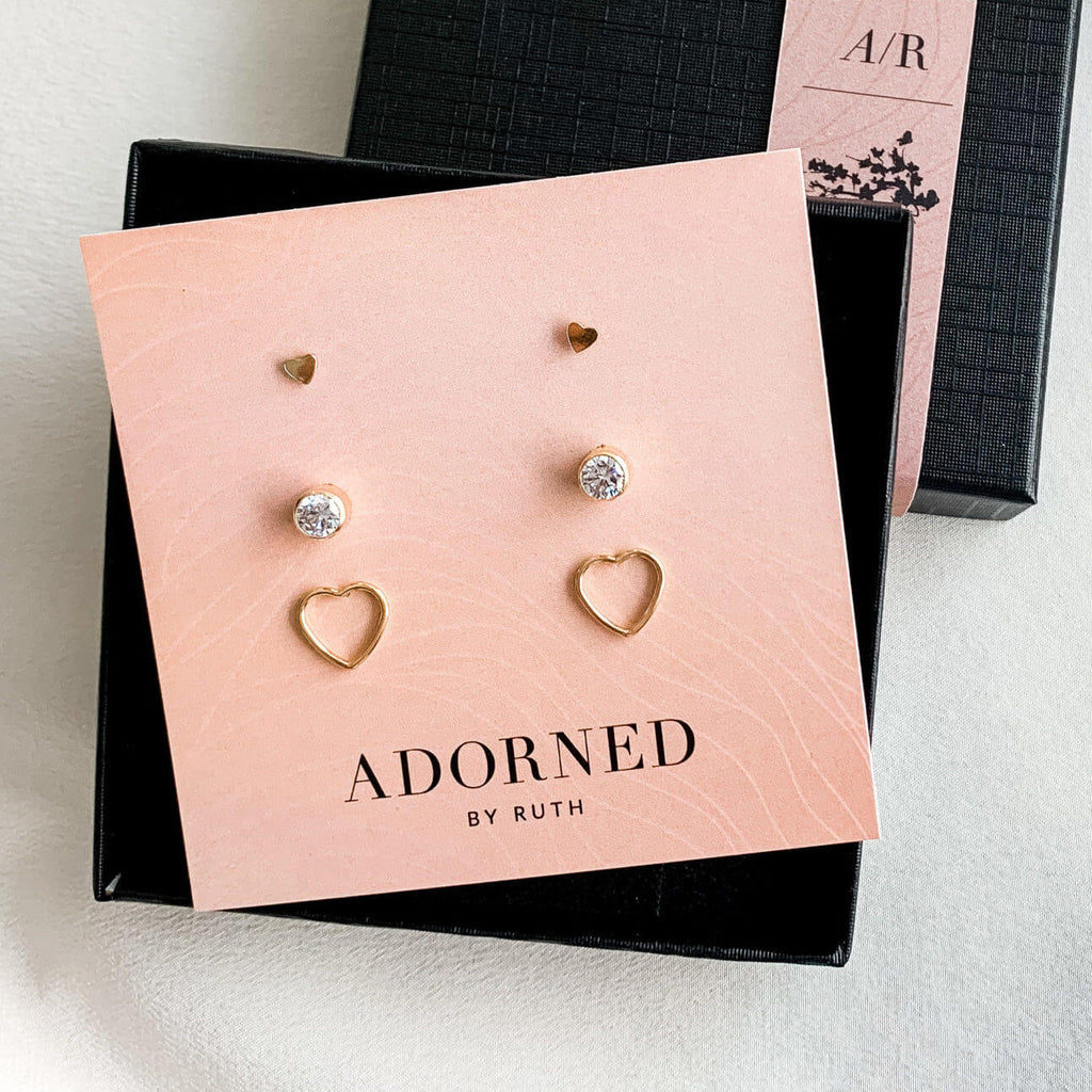 Gold heart stud earrings set