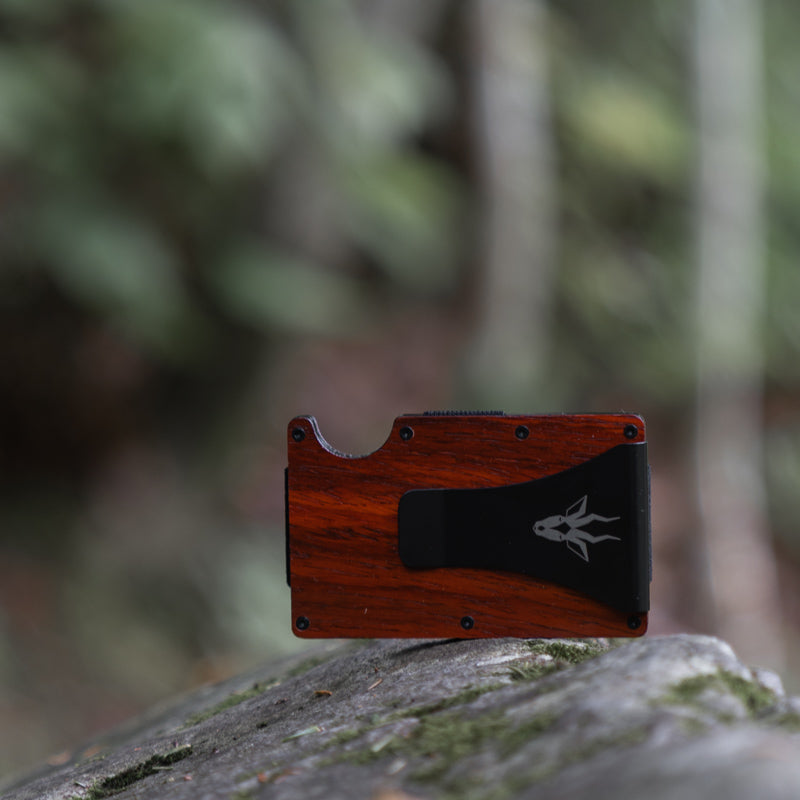 minimal wood grained mens wallet