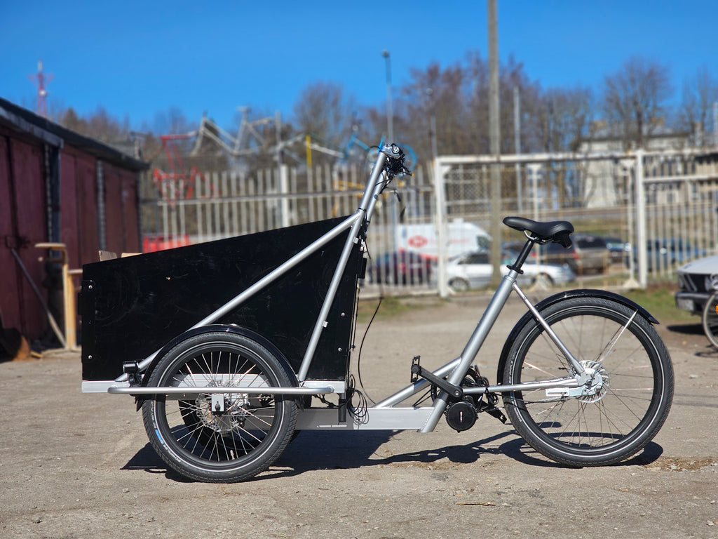 Cargo bikes maintenance also available !