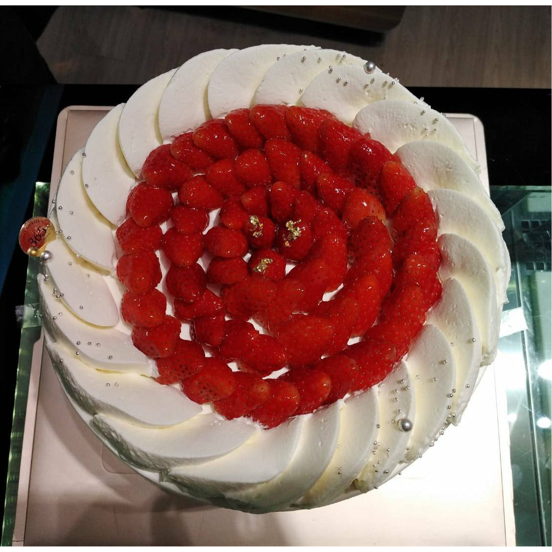 เค้กวันเกิดสตรอเบอรี่ Strawberry Heart birthday cake ストロベリー