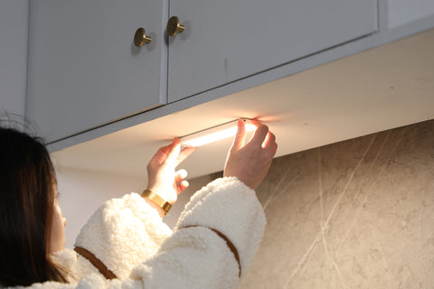 installing under cabinet lights easily and efficiently