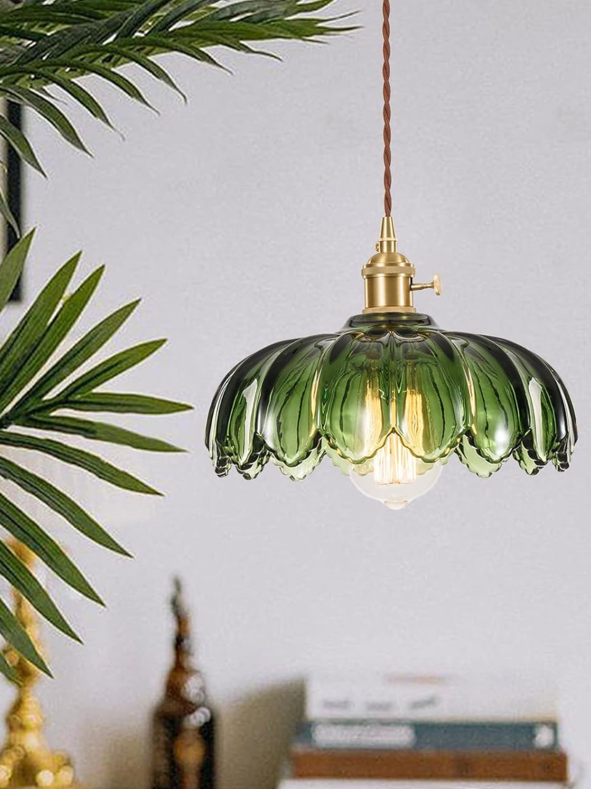 Glass Pendant Light Vintage Light Fixtures, Glass Pendant Lights Kitchen Island, Gold Pendant Light, Modern Chandelier Pendant Shade Green Light Fixture for Bedroom Hotel Dining Room, Brass