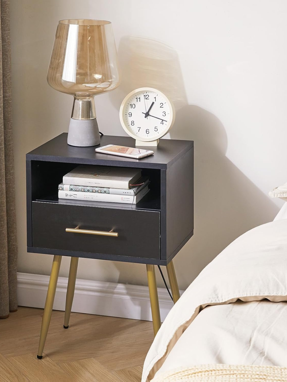 Mid-Century Modern Bedside Table with Legs, Minimalist and Practical End Side Table with 2 Tiers Storage Space, for Bedroom, Living Room, Black