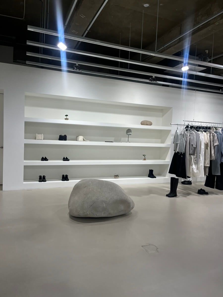 amomento flagship store seoul seochon shopping