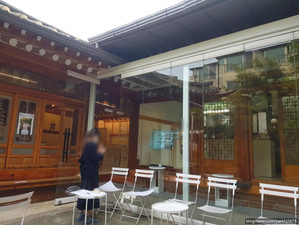 bearcafe seochon seoul hanok cafe korea