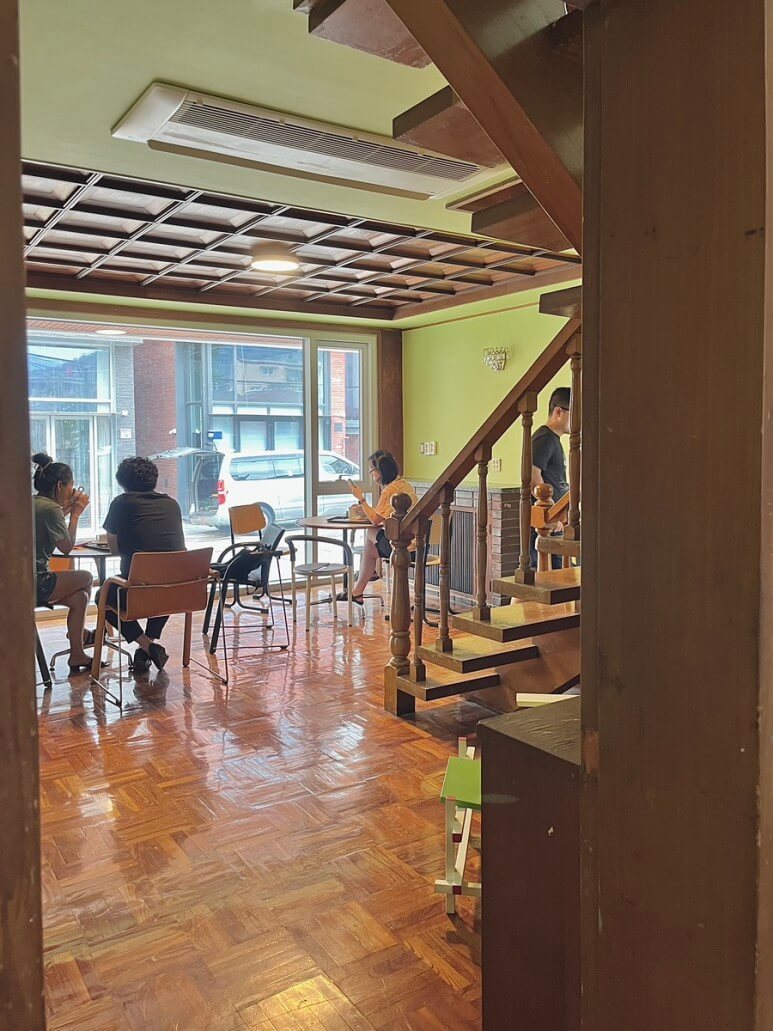 maison ouvert seoul seochon cafe