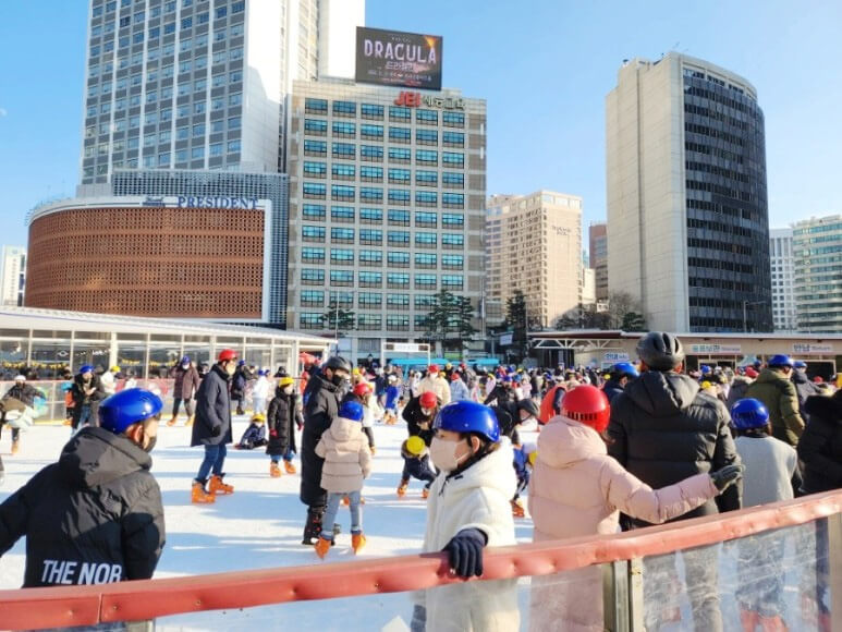 seoul cityhall skating rink korea