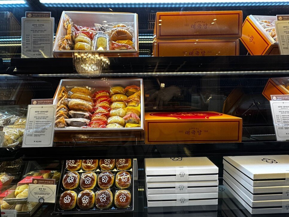 taegeukdang bakery monaka monaca main store seoul