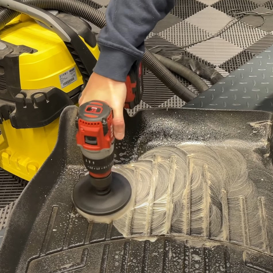 Drill Brush on rubber matt