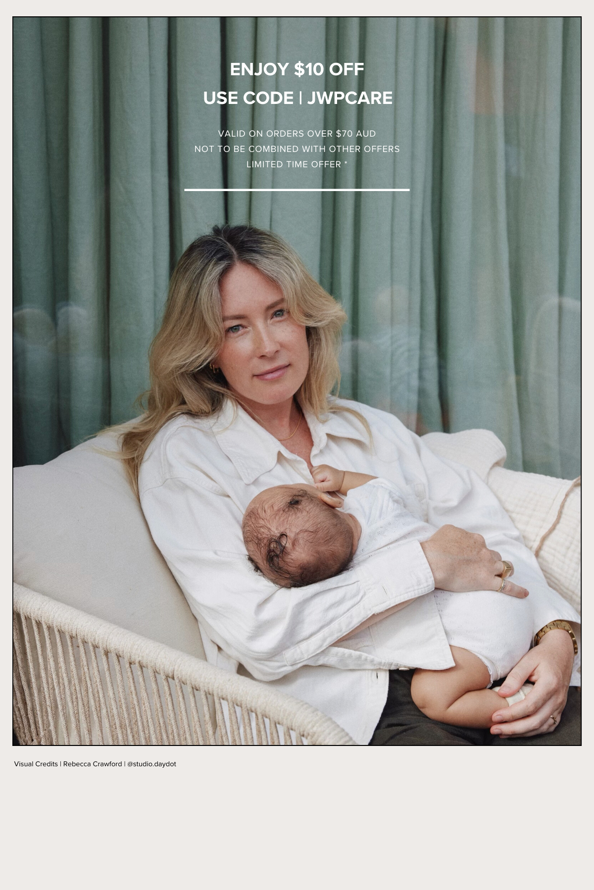 Mammae x Joelleen Winduss Paye Breastfeeding Newborn baby on white chair
