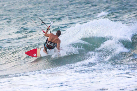 Xenon Lip kitesurf wave action 