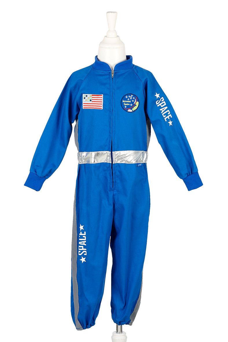 <p>Cool Souza costume, which depicts an astronaut in blue with silver details.</p>
<p>The Souza suit has a fixed hood and long sleeves and leg. In the sleeve openings there are wide ribbed edges, and in the leg openings there are narrow elastic edges. The astronaut suit opens with a zipper on the front down to between the legs. In front there are two patches embroidered with the American flag and stars. The suit has practical reflectors down the legs so that the kid can be seen more easily.</p>
<h5>Specifications</h5>
<p><strong>Color</strong>: Blue<br><strong>Material</strong>: 95% cotton 5% polyester<br><strong>Size</strong>: 3-4 yrs - Length: shoulder- feet: 33.8 in<br> 5-7 yrs - Length: shoulder- feet: 38.6 in<br><strong>Weight (lbs)</strong>: 0,5016</p>
