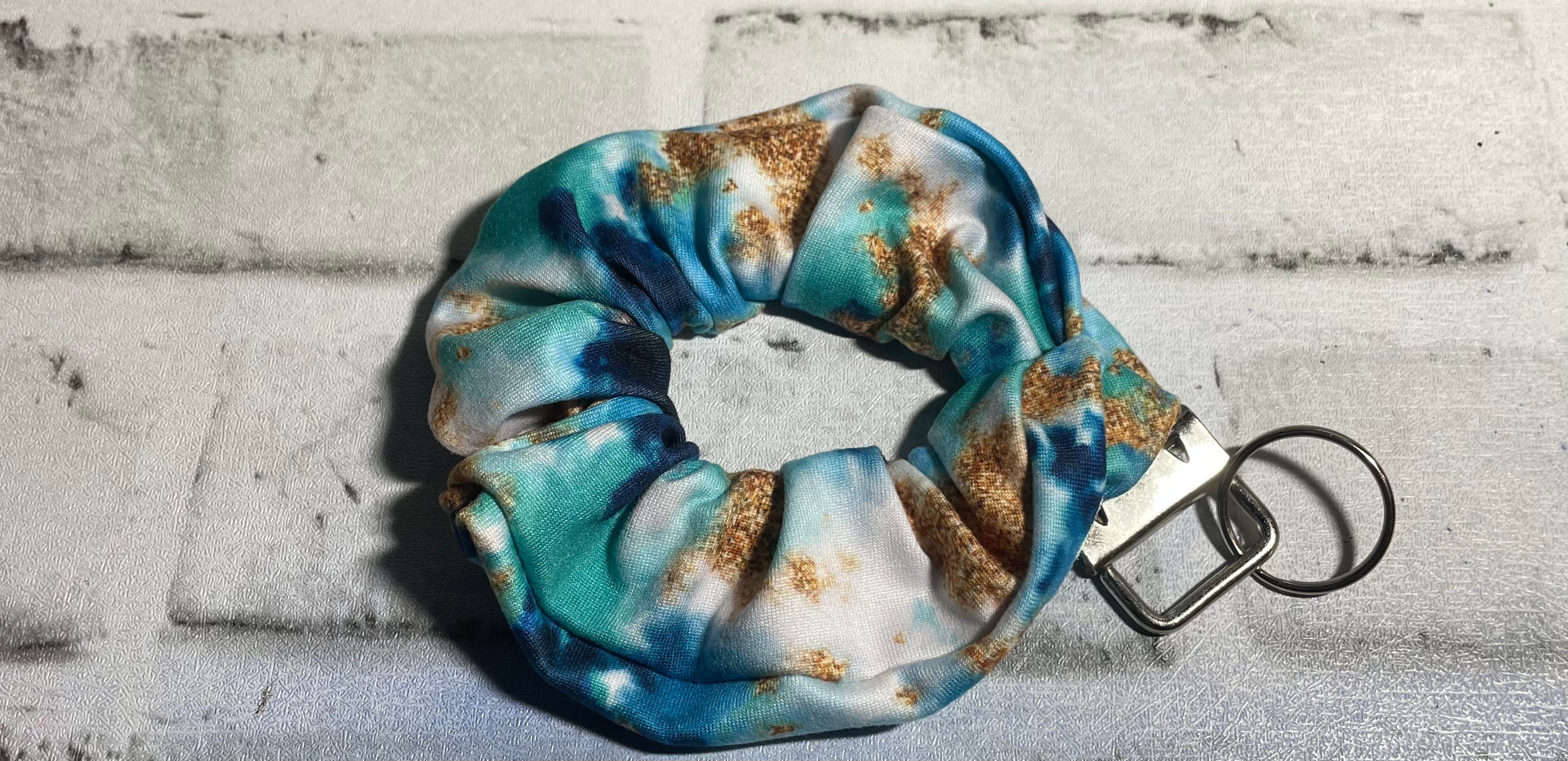 Ocean scrunchie keychain💜