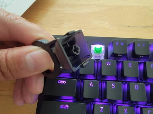 extracteur de touches avec keycaps cherry et oem