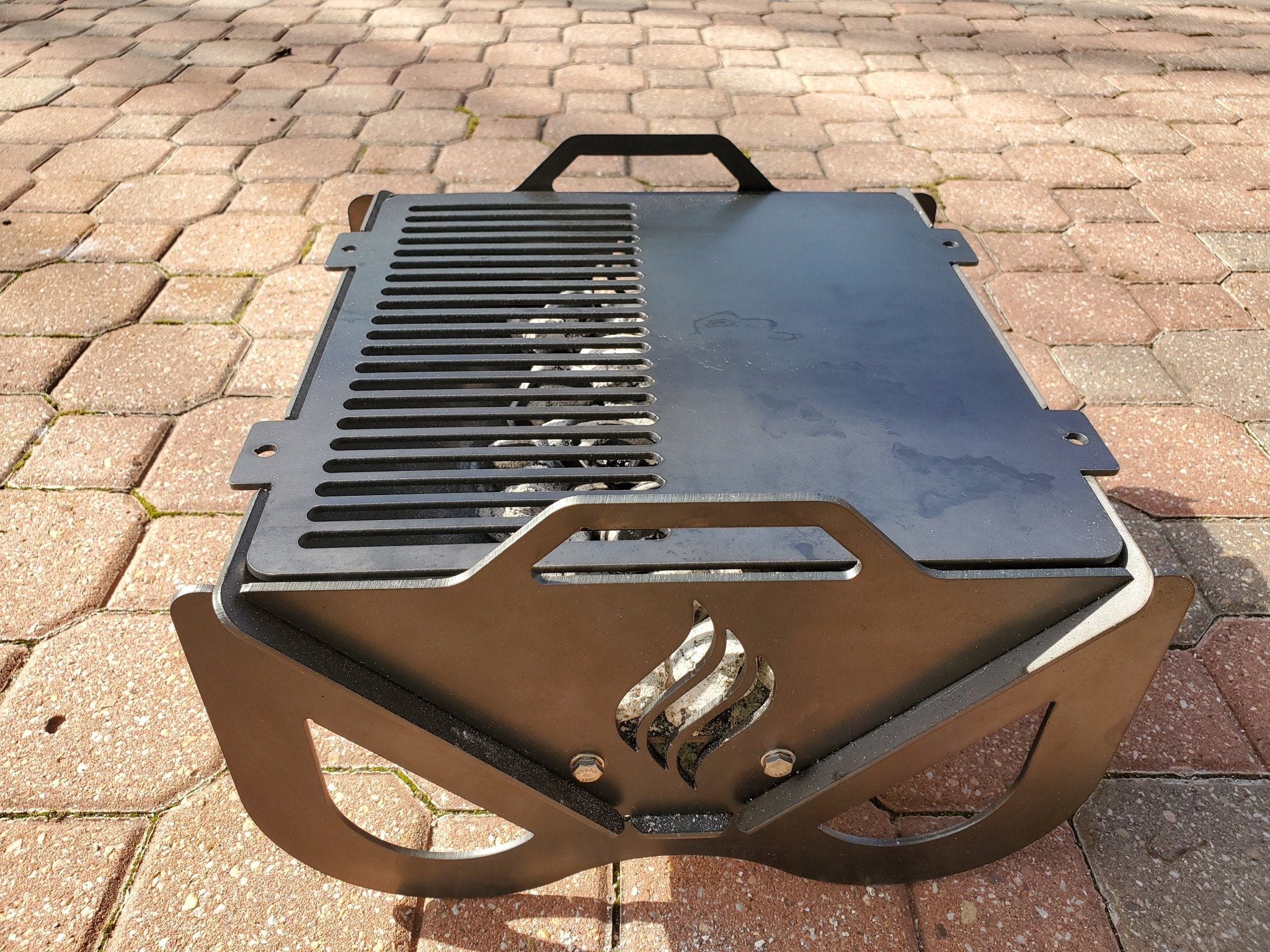 Griddle Plate For 22 Kettle With Sidewalls And Exhaust – Hunsaker Vortex  Smokers