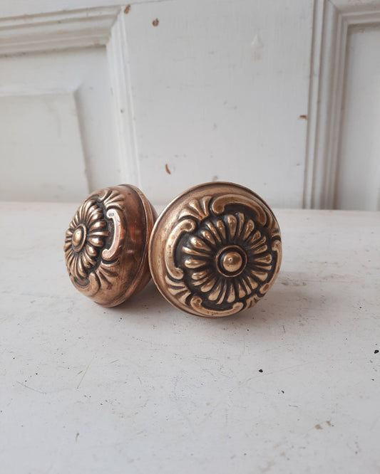 Pair of Antique Vintage Eastlake Victorian Oval Door Knobs W/ Spindle  Salvage 