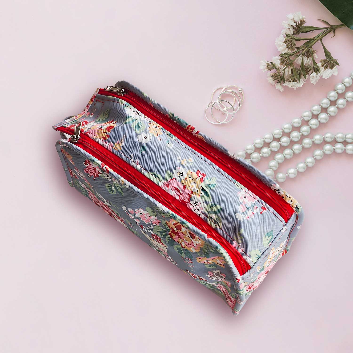 Amazon.com : Toiletry Bag Cosmetic Travel Makeup Organizer Wash Bag Pouch  with Zipper Unicorn Are Real for Travel Accessories Essentials : Beauty &  Personal Care