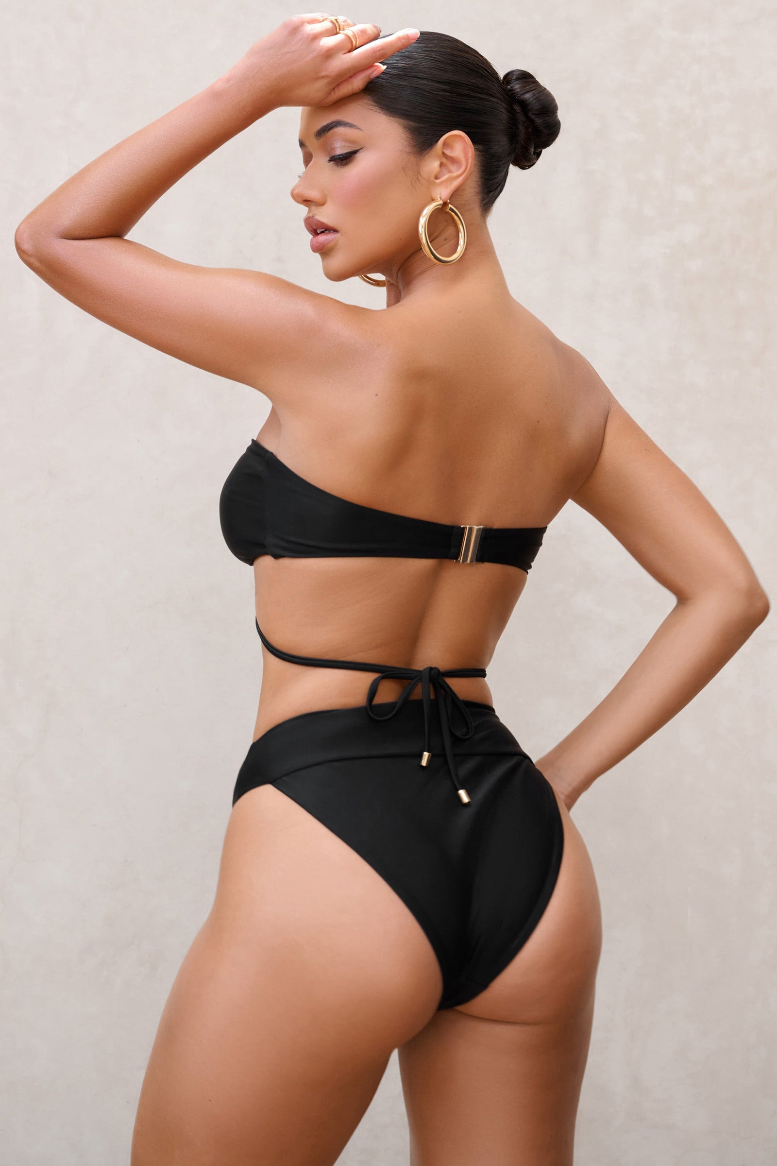 High Tide Black High Waisted Twist Front Bikini Bottoms – Club L