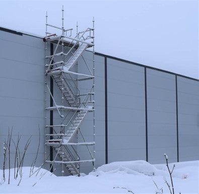 scaffold-building-snow