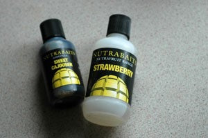 Two small Nutrabait flavour products.