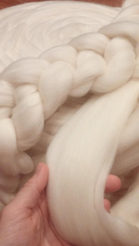 8 lbs Pounds White Wool Roving Chunky Yarn, Jumbo Yarn, Big Yarn
