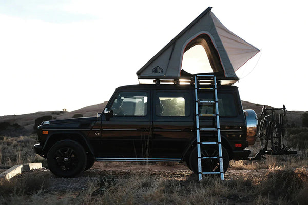 Hutch Tents Bonanza rooftop tent with ladder access