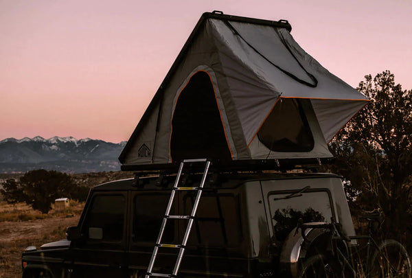 Hutch Tents Bonanza 2 hard shell rooftop tent