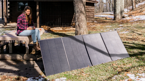 eine mobile solaranlage mit speicher bei outdoor aktivitaeten nutzen