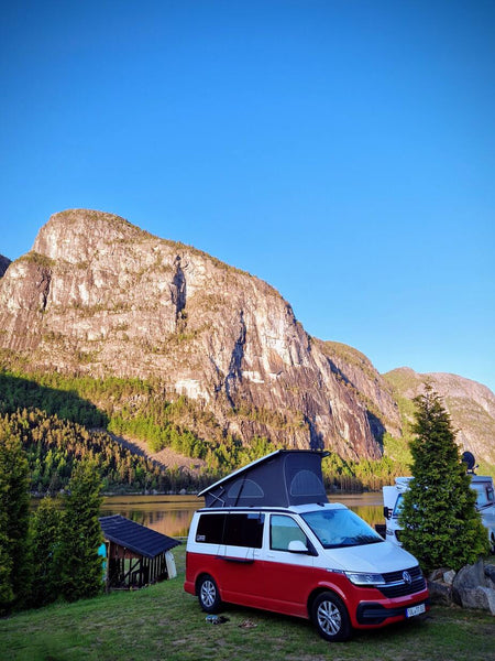 Stromerzeugung beim Camping mit Solar-Paneelen