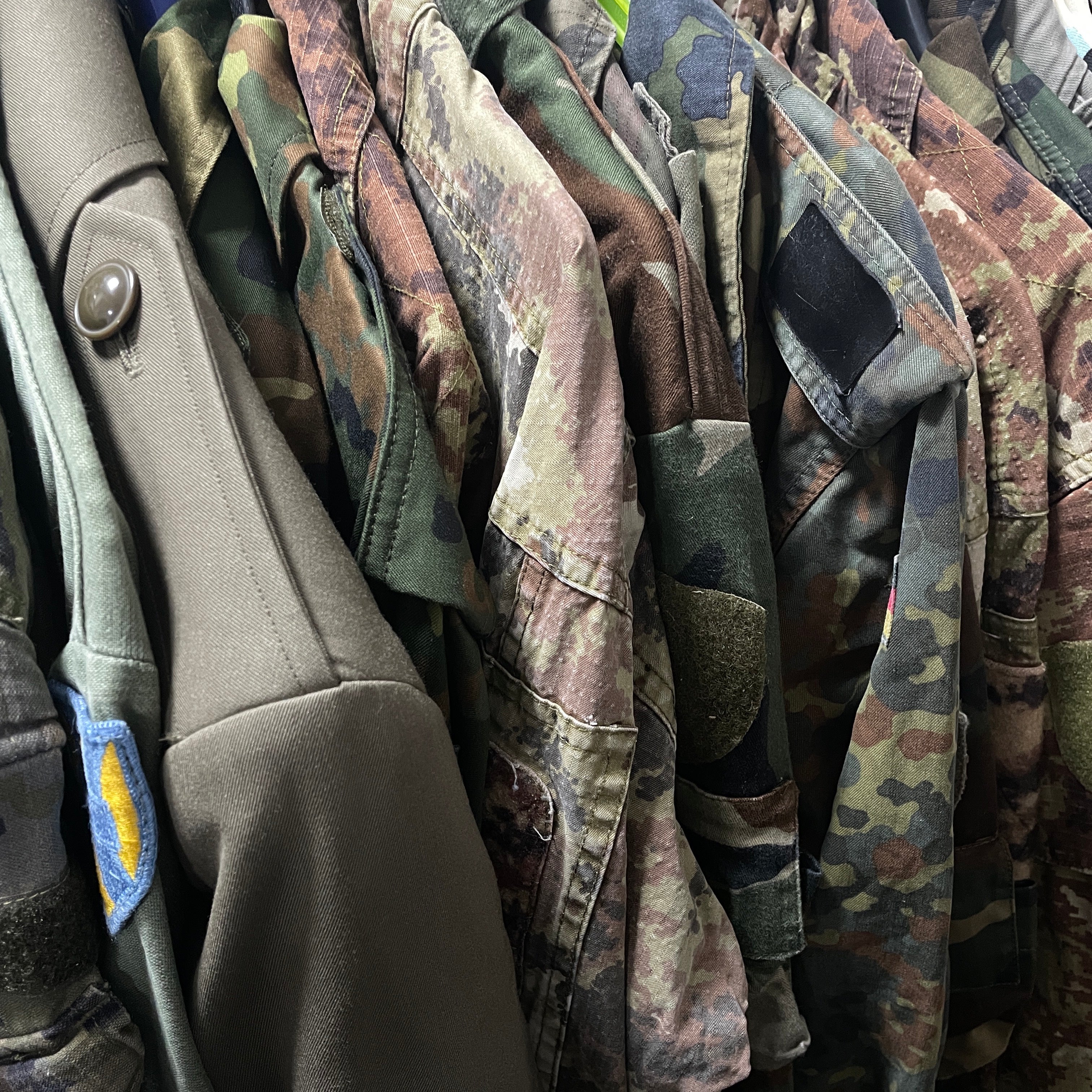 VINTAGE ARMY CLOTHING - 20 PIECES