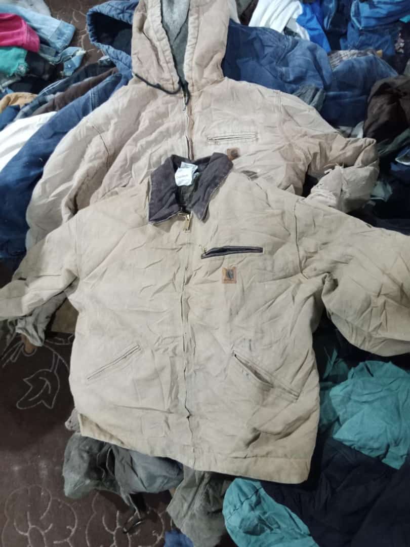 Carhartt jackets  35 pieces