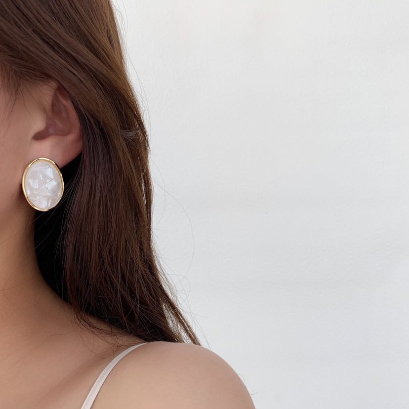 OVAL SHELLS EARRINGS