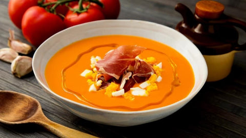 Salmorejo con virutas de jamón ibérico