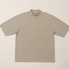 SURF Mockneck S/S(NEVER UP/IN) SAND