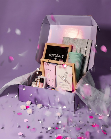 Rumbly Monthly Pregnancy Gift Box