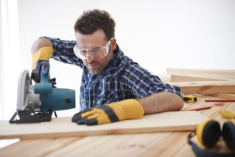 Separar ambientes con listones de madera evita obras