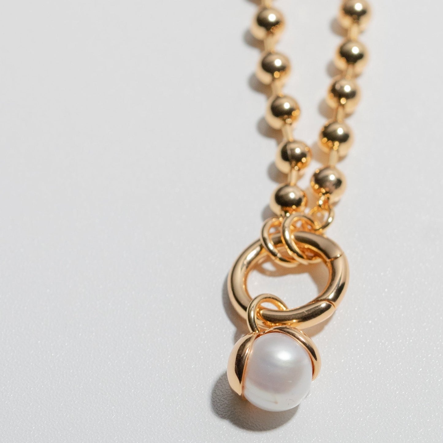 12 X Pearl Charms With Stainless Steel Loop, 10mm Off-white Pearl Charms,  Gold Faux Pearl Pendants 3090G 