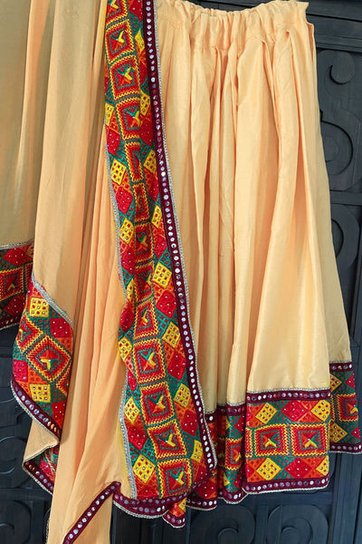 Trending: Phulkari – Shinjini Amitabh Chawla