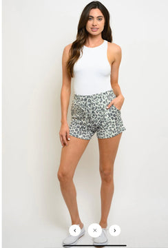 Animal print short