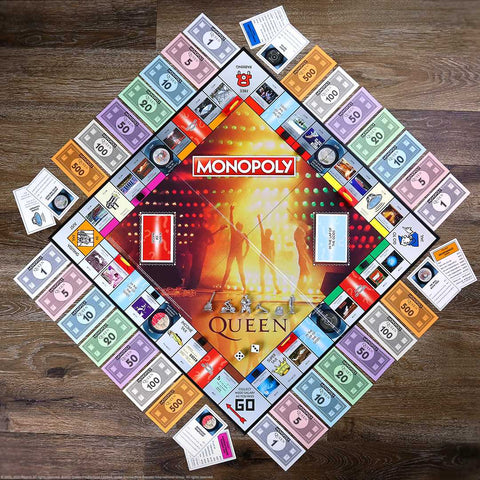 Queen-Monopoly_photo_setup_square