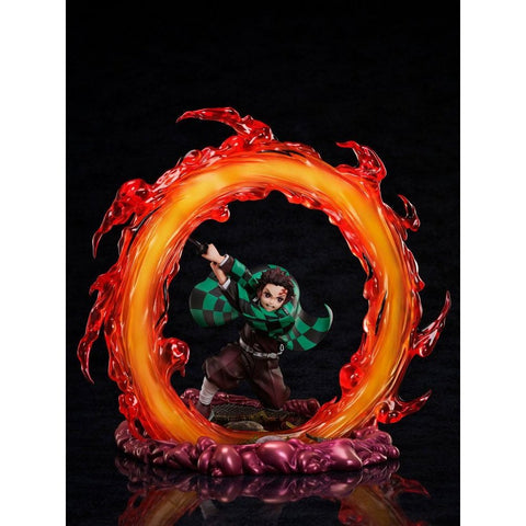 DEMON SLAYER - Shinobu Kocho - Statue 22cm : : Figurines  Aniplex Demon Slayer