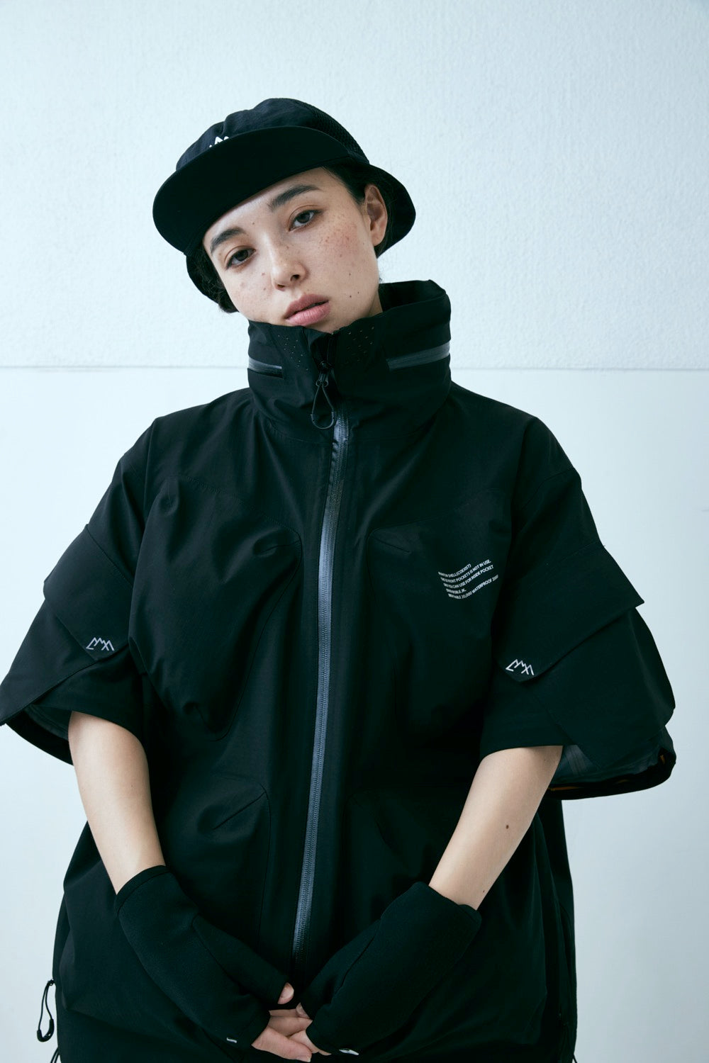 <23SS> CMF OUTDOOR GARMENT PHANTOM SHELL COEXIST