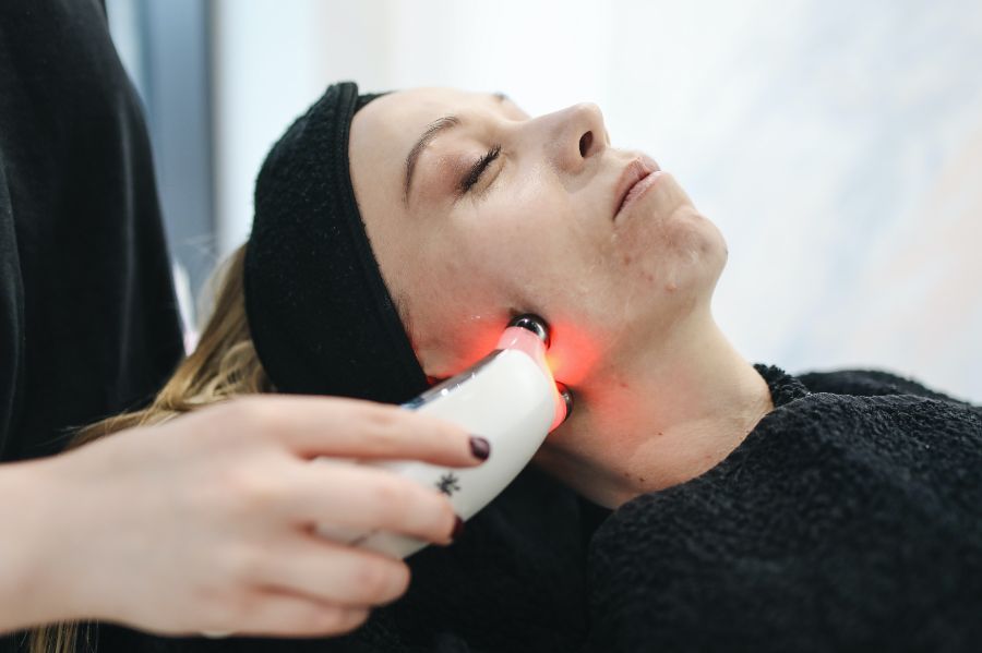 Women having red light therapy treatment