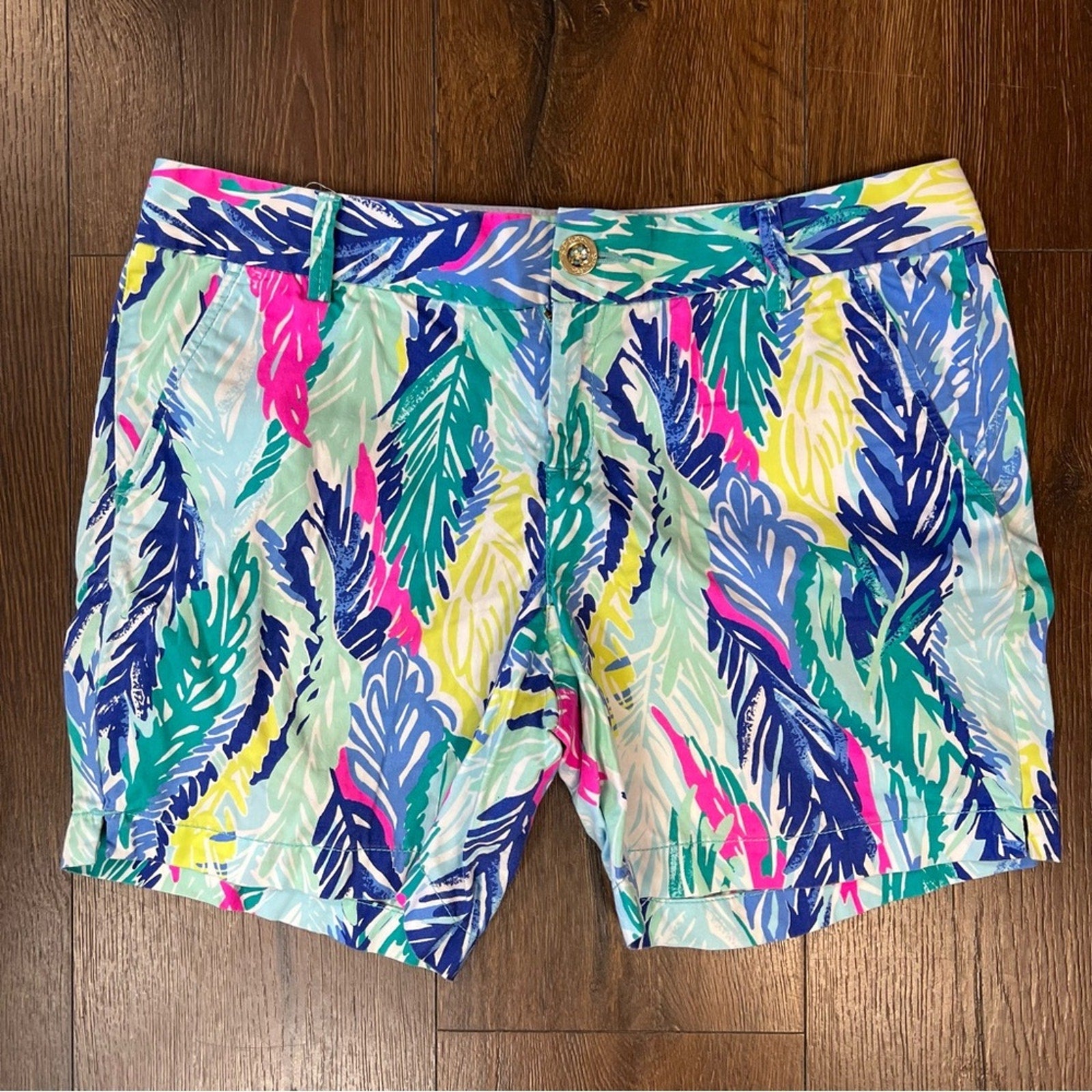 Lilly Pulitzer The Jayne Short in Light as a Feather SZ 6