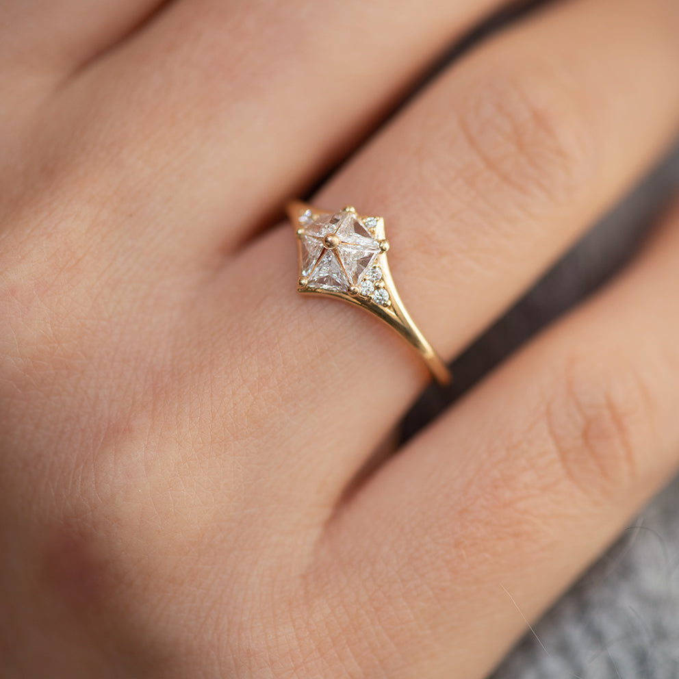 Star engagement ring with Five Triangle Cut Diamonds – ARTEMER