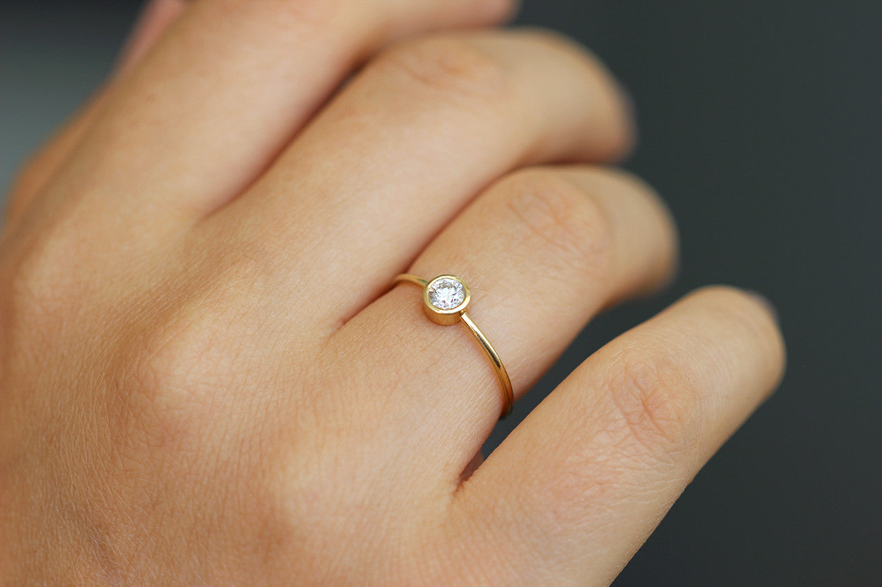 ring diamond round engagement simple carat rings cut hand solitaire halo diamonds bridal minimalist