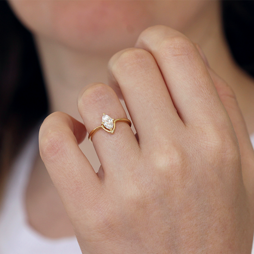 vintage minimalist engagement rings
