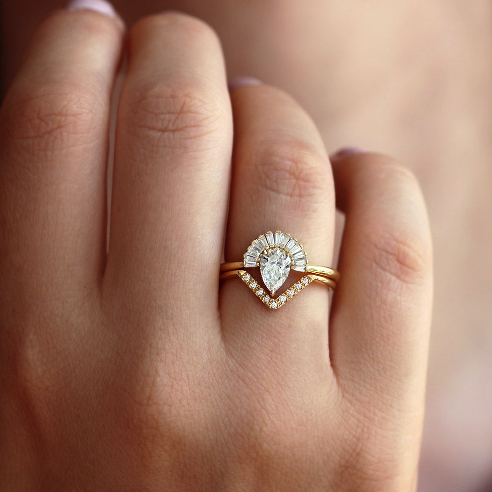Pear Diamond Engagement Ring  Set  with Baguette Diamond 